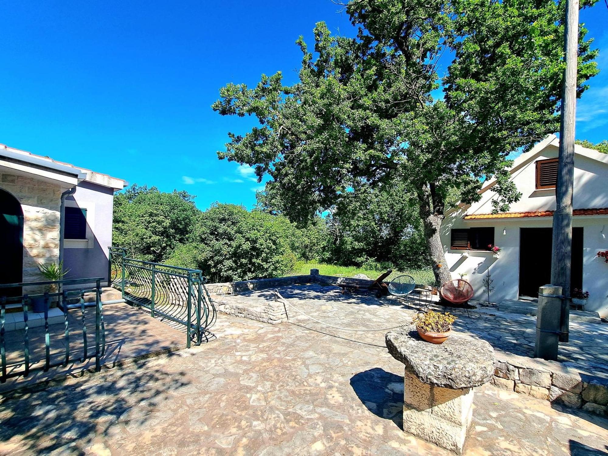 Relaxing Dalmatian House In Village Ljubitovica Exterior photo