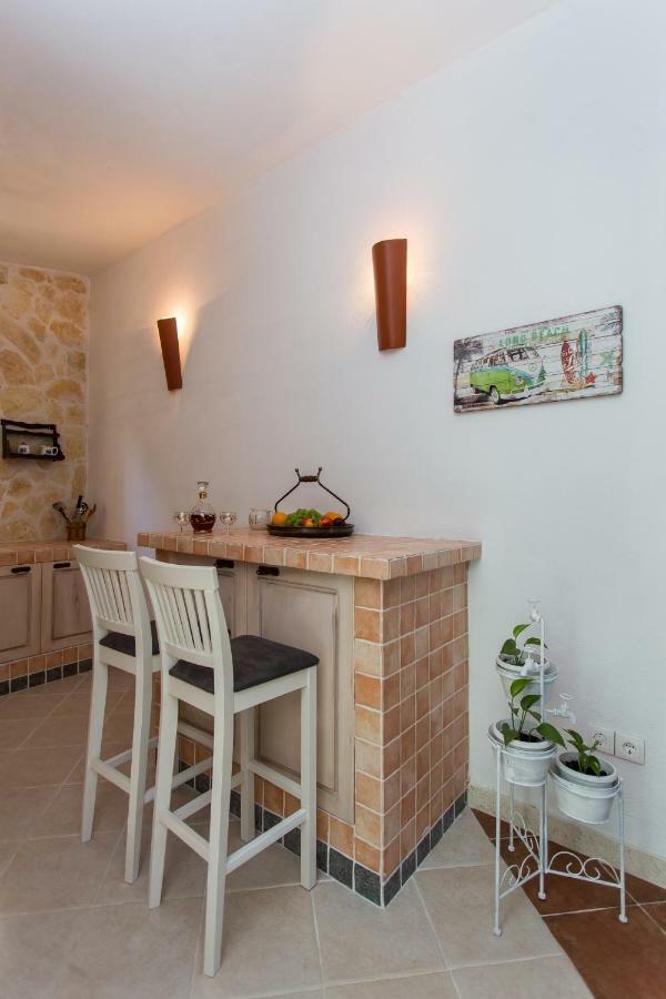 Relaxing Dalmatian House In Village Ljubitovica Exterior photo